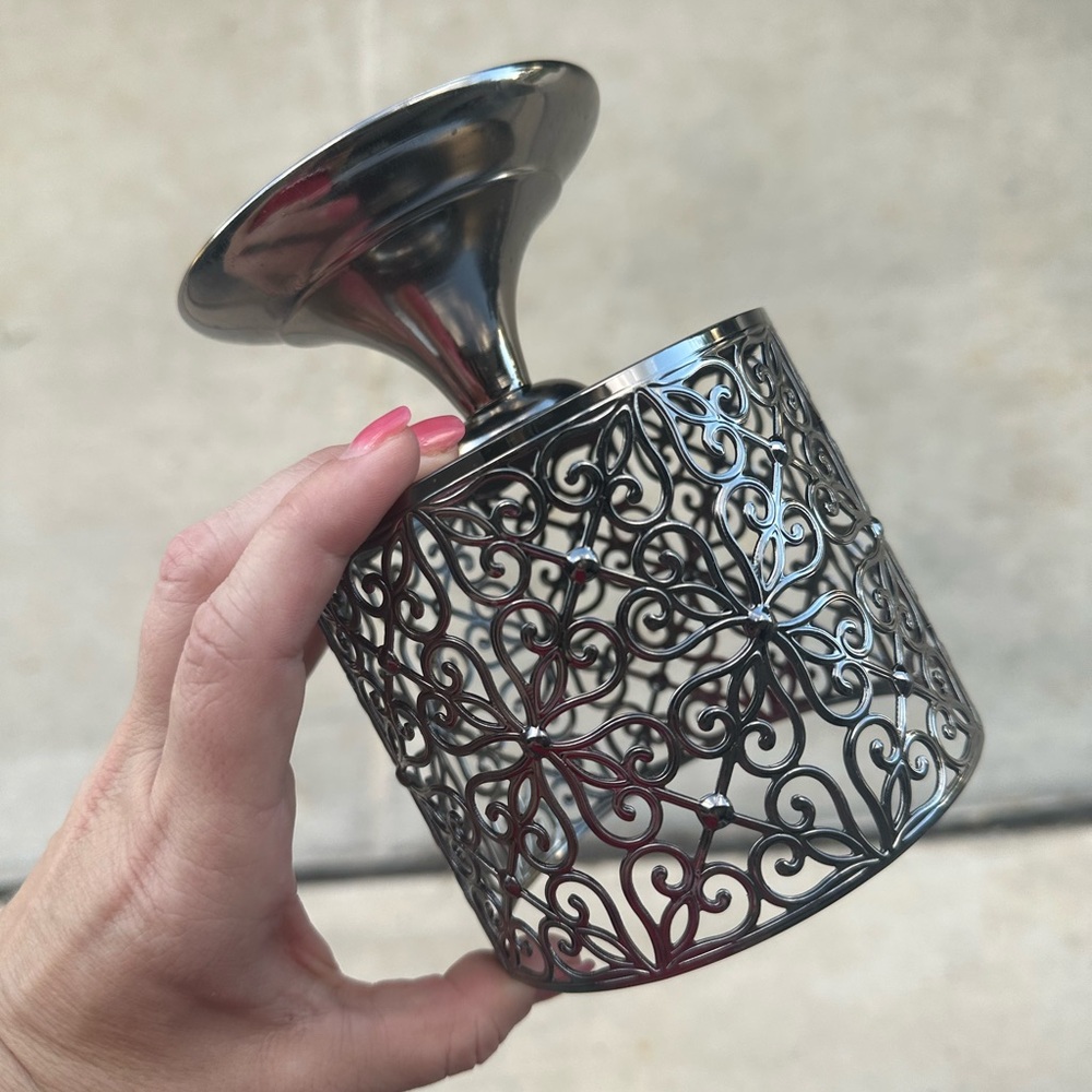 B&BW Elegant Silver Candle Holder - Picture 4 of 4